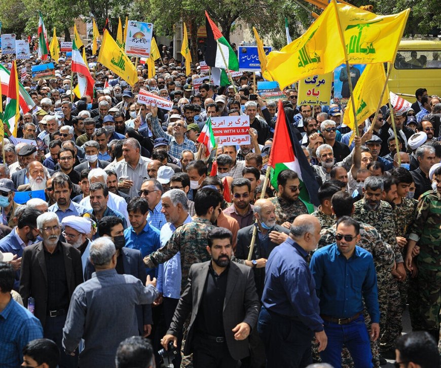 فریاد "مرگ بر اسرائیل" در آسمان شیراز طنین افکند