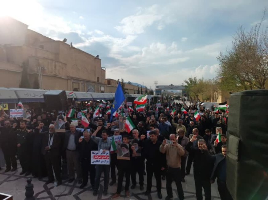تجمع شهروندان شیراز در محکومیت حمله رژیم صهیونیستی به کنسول گری