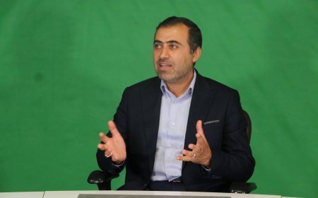 دکتر حسینی، نماینده شیراز و زرقان  در میزگرد خبرجنوب: مدیران منجنیقی یک پروژه شوم در اقتصاد کشور است