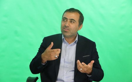 دکتر حسینی، نماینده شیراز و زرقان در میزگرد خبرجنوب: مشکل صنعت کشور، نگاه سیاست زده است