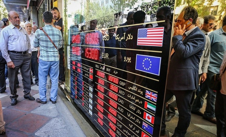 دلار به عوامل سیاسی واکنش نشان داد