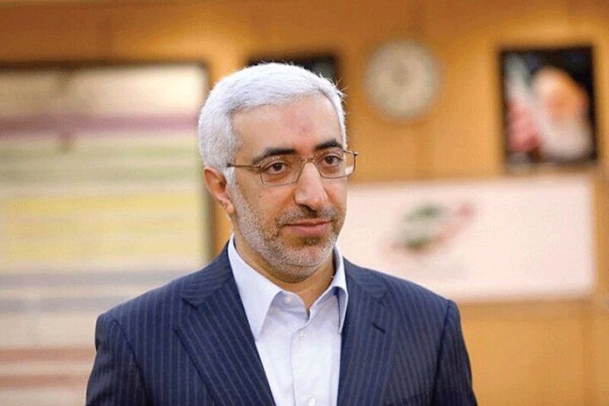 این اسب زین کرده نیست؛ بورس،کشتی توفان زده ‎ای است که عشقی به دولت چهاردهم تحویل می‎دهد