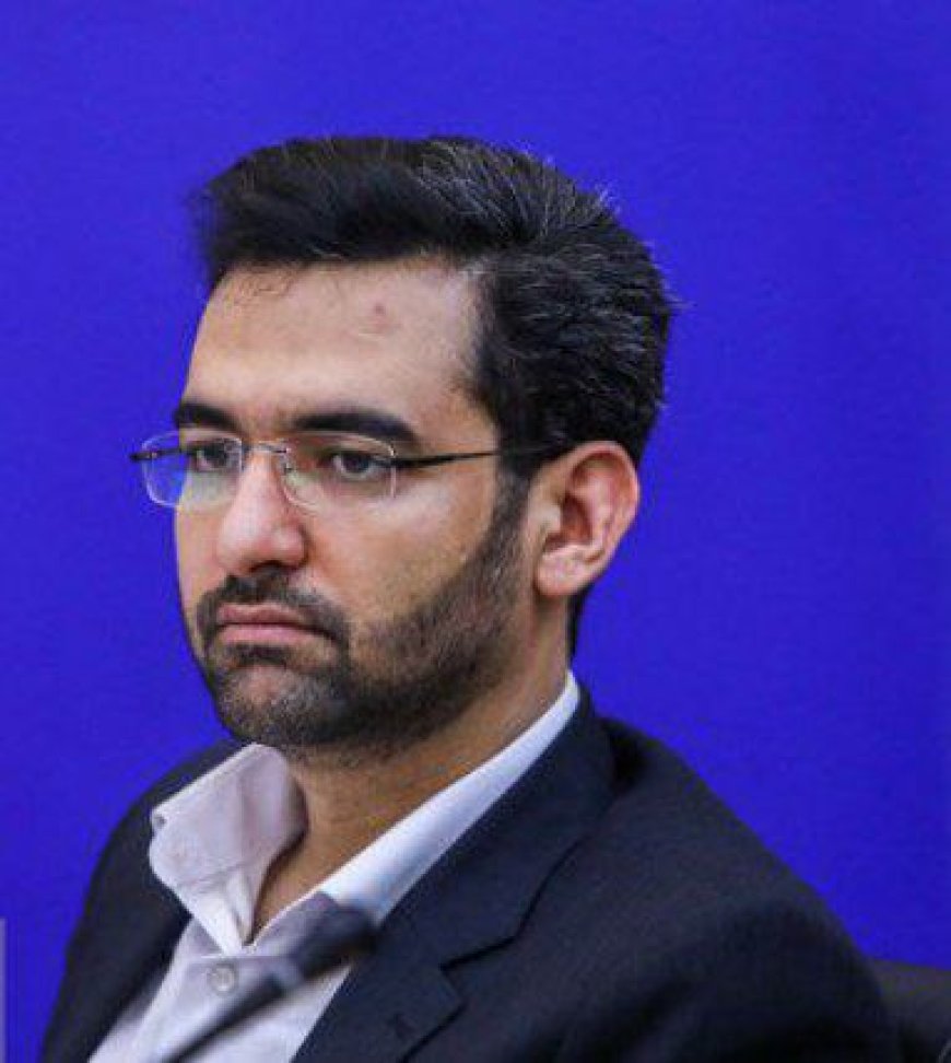 آذری جهرمی: کارت ملی هوشمند کارآیی ندارد