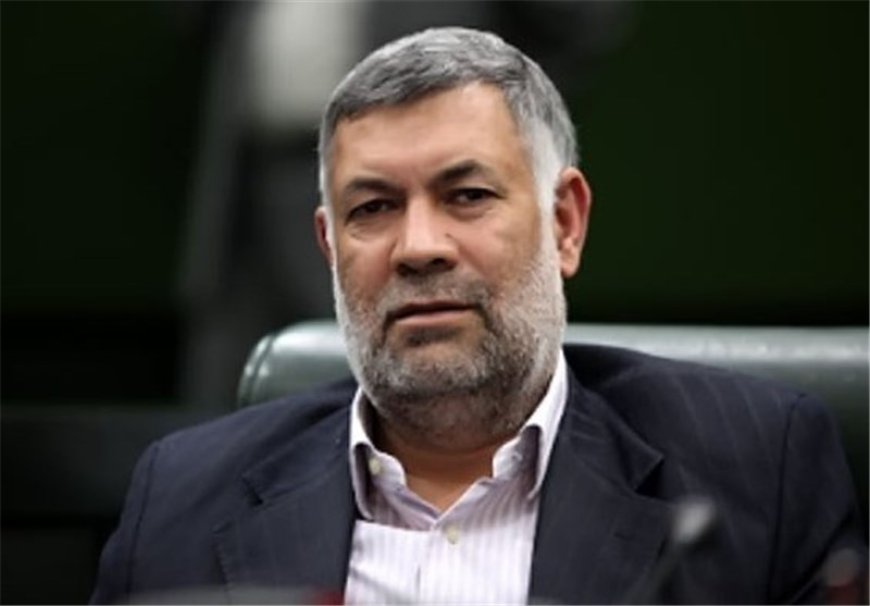 حسن پور عضو کمیسیون اقتصادی در موافقت با بودجه ۴۰۴