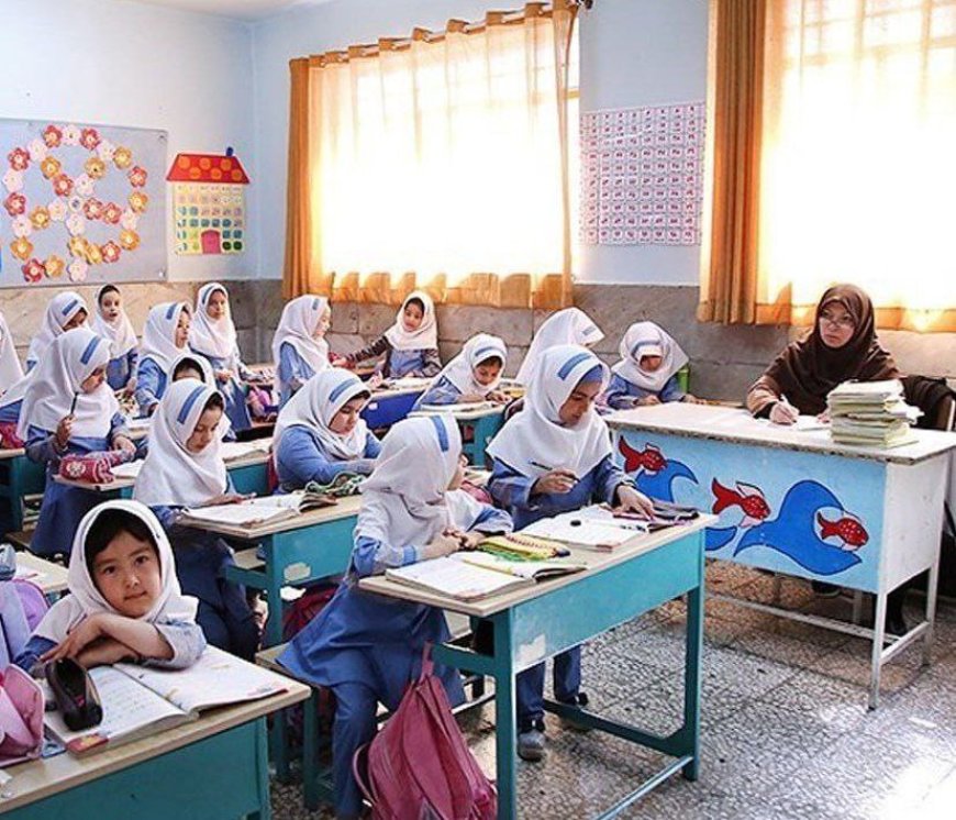 پاداش تشویقی اضافه تدریس معلمان چه زمانی واریز می‌شود؟