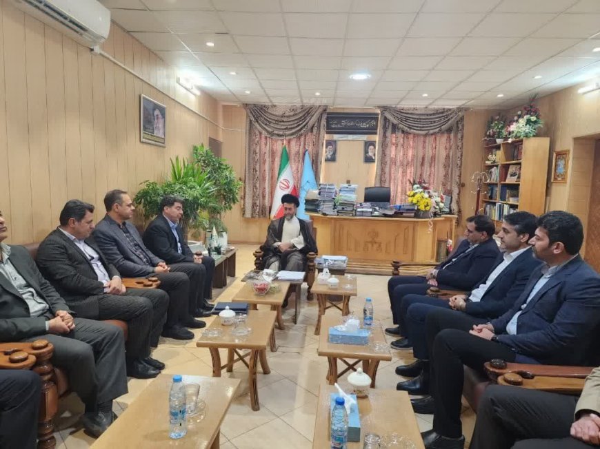 مدیرکل بنیاد مسکن استان فارس در دیدار با رییس کل دادگستری استان : قانون، خط قرمز برخورد با زیاده خواهی و سودجویی در تجاوز به حریم روستاها است