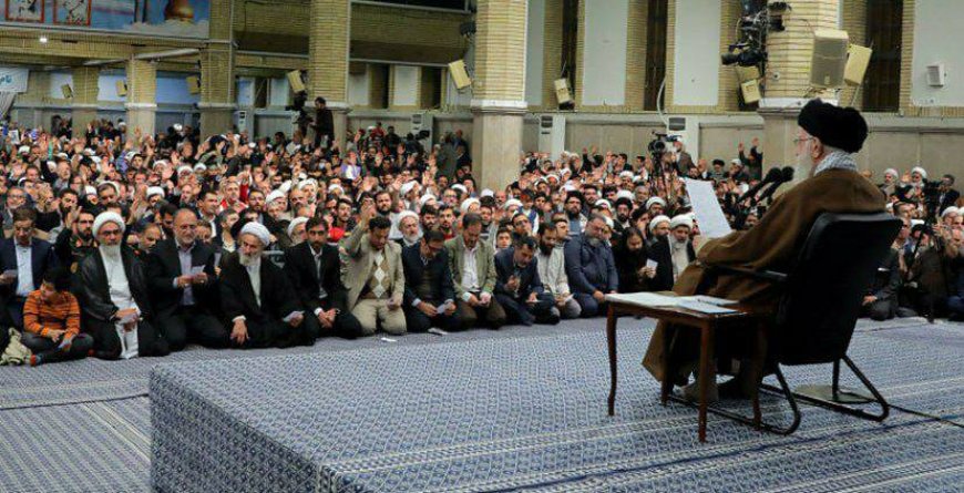 مردم قم به دیدار رهبر انقلاب می‌روند