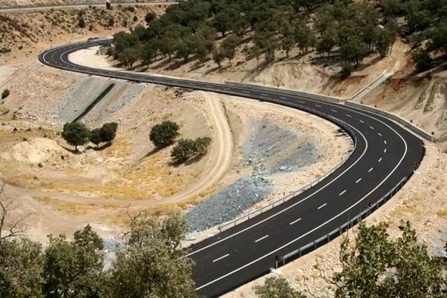 محور دشت ارژن به ابوالحیات در استان فارس بسته شد