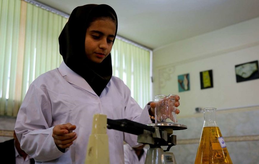 دانش آموزان قشمی در پنجمین دوره جشنواره علمی پژوهشی درخشیدند