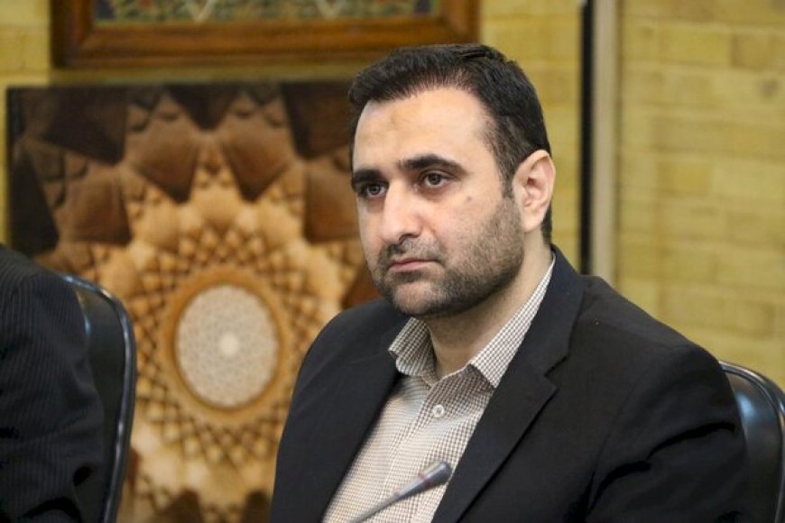 شالبافیان درغرفه فارس: مشارکت دادن دانش‌آموزان در صنایع‌دستی ضرورت دارد