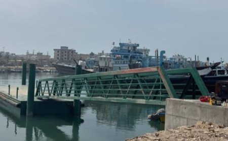 بهره برداری از اسکله شناور مسافری بندر دیلم در آستانه نوروز