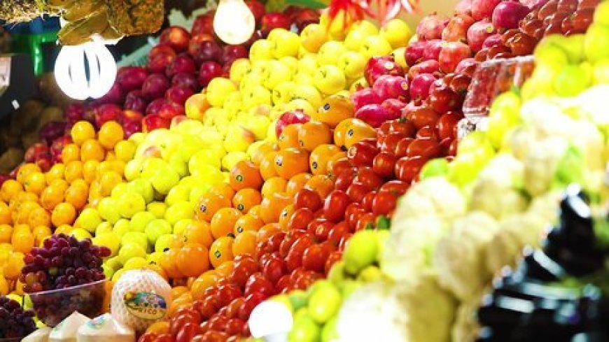عرضه میوه شب عید در فارس هیچ‌گونه کمبودی ندارد