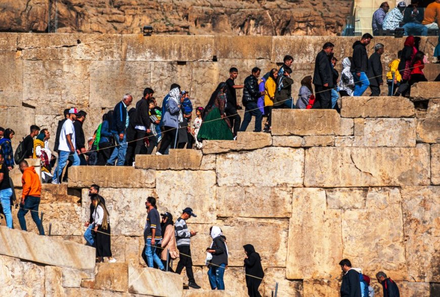 بیش از ۲.۵ میلیون نفر از اماکن گردشگری فارس دیدن کردند
