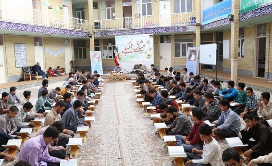 سفر ۱۰۰ طلبه هرمزگانی به قم برای شرکت در دوره میثاق طلبگی