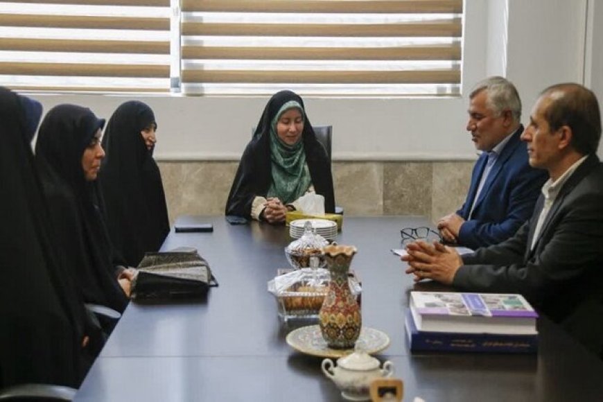 مدیرکل امور بانوان و خانواده استانداری فارس: توانمندسازی زنان سرپرست خانوار باید در همه ابعاد انجام شود