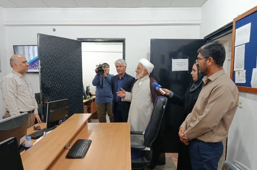 بازدید آیت الله عبادی زاده نماینده ولی فقیه در هرمزگان پس از حادثه حمله رژیم صهیونیستی به صدا و سیما