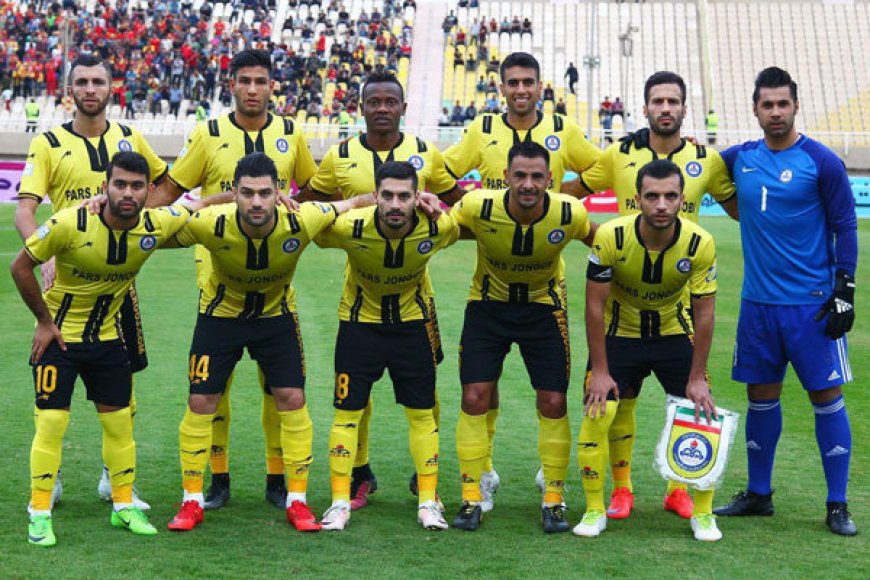 پارس جنوبی در خانه زانو زد