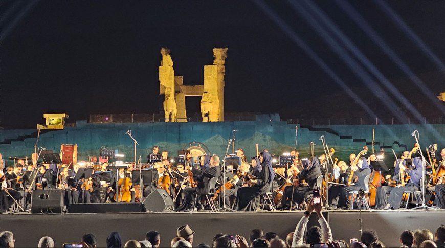 ارکستر ارمنستان در صدمین سالگرد در قلب تخت جمشید نواخت
