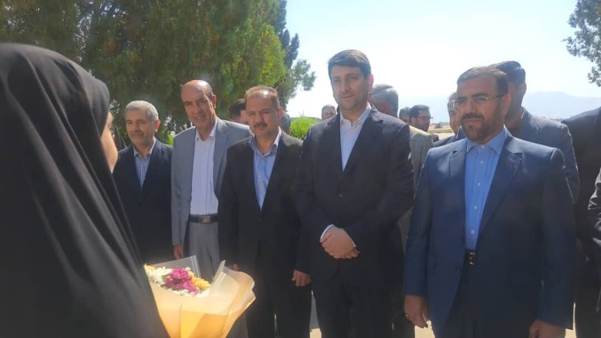 وزیر ارتباطات:مشکلات تلفن همراه در زمان قطعی برق را به حداقل می‌رسانیم