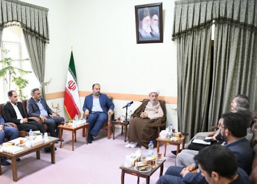 امام جمعه شیراز: کلید همراهی نسل جدید، تعامل است نه تقابل