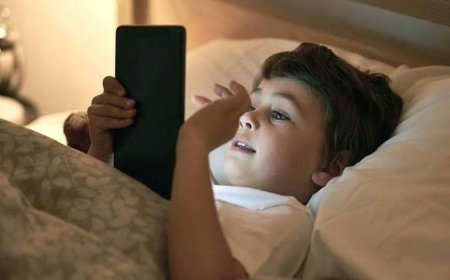 هشدار درباره پیامدهای استفاده افراطی کودکان از موبایل و تلویزیون