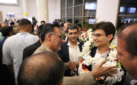 استقبال پرشور از قهرمان طلای جهانی هوش مصنوعی در شیراز