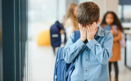 وقتی کودک از جمع فرار می‌کند؛ نشانه‌های اضطراب اجتماعی را بشناسید