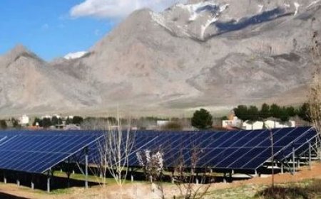 بهره‌برداری از نیروگاه خورشیدی ۳ مگاواتی فسا با حضور وزیر کار