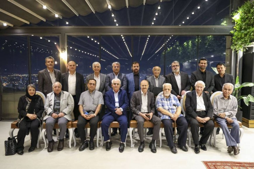 کتابخانه مرکزی شیراز با معماری توانمند در جذب گردشگری طراحی شود
