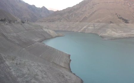 سرریز شدن سد آبخیزداری خمینی شهر در بشاگرد هرمزگان