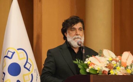 بازار هنر شیراز باید به محور گردشگری صنایع دستی تبدیل شود