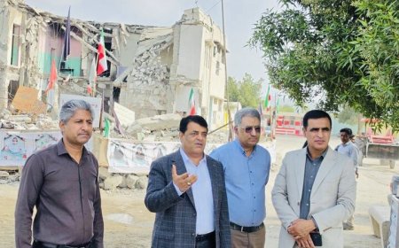زنگ ملی بازگشایی مدارس کشور در مدرسه میناب به صدا درآمد