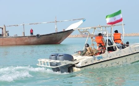 دستگیری ۵۰ متجاوز مرزی در آب‌های بندرعباس
