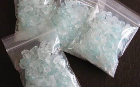 دستگیری سوداگر مرگ با کشف بالغ بر ۳ کیلوگرم ماده مخدر شیشه در جاسک