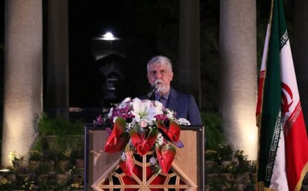 وزیر فرهنگ: حافظ غزل فارسی را متحول کرد